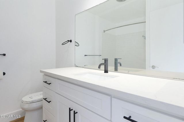 $3,895 | 8400 De Longpre Avenue, Unit 313, West Hollywood, CA 90069