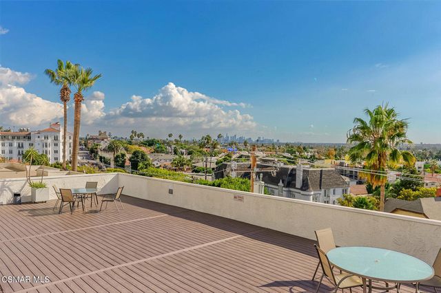 $3,895 | 8400 De Longpre Avenue, Unit 313, West Hollywood, CA 90069
