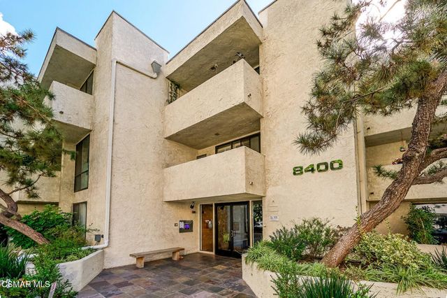 $3,895 | 8400 De Longpre Avenue, Unit 313, West Hollywood, CA 90069