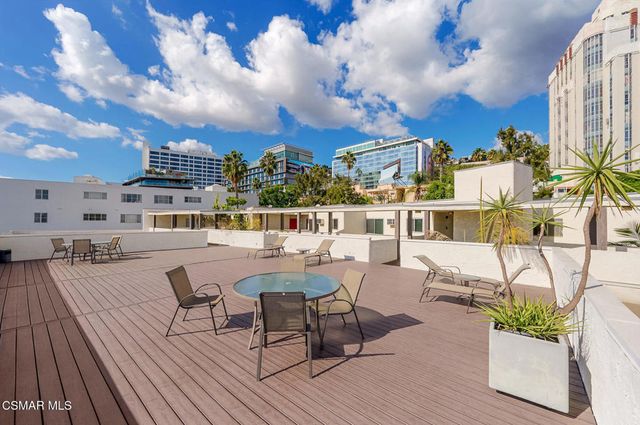 $3,895 | 8400 De Longpre Avenue, Unit 313, West Hollywood, CA 90069