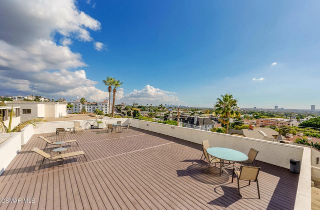 $3,895 | 8400 De Longpre Avenue, Unit 313, West Hollywood, CA 90069