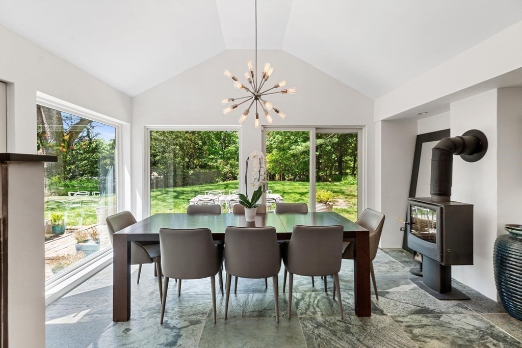 44 Windemere Road Wellesley, MA 02481 - Photo 3 of 27