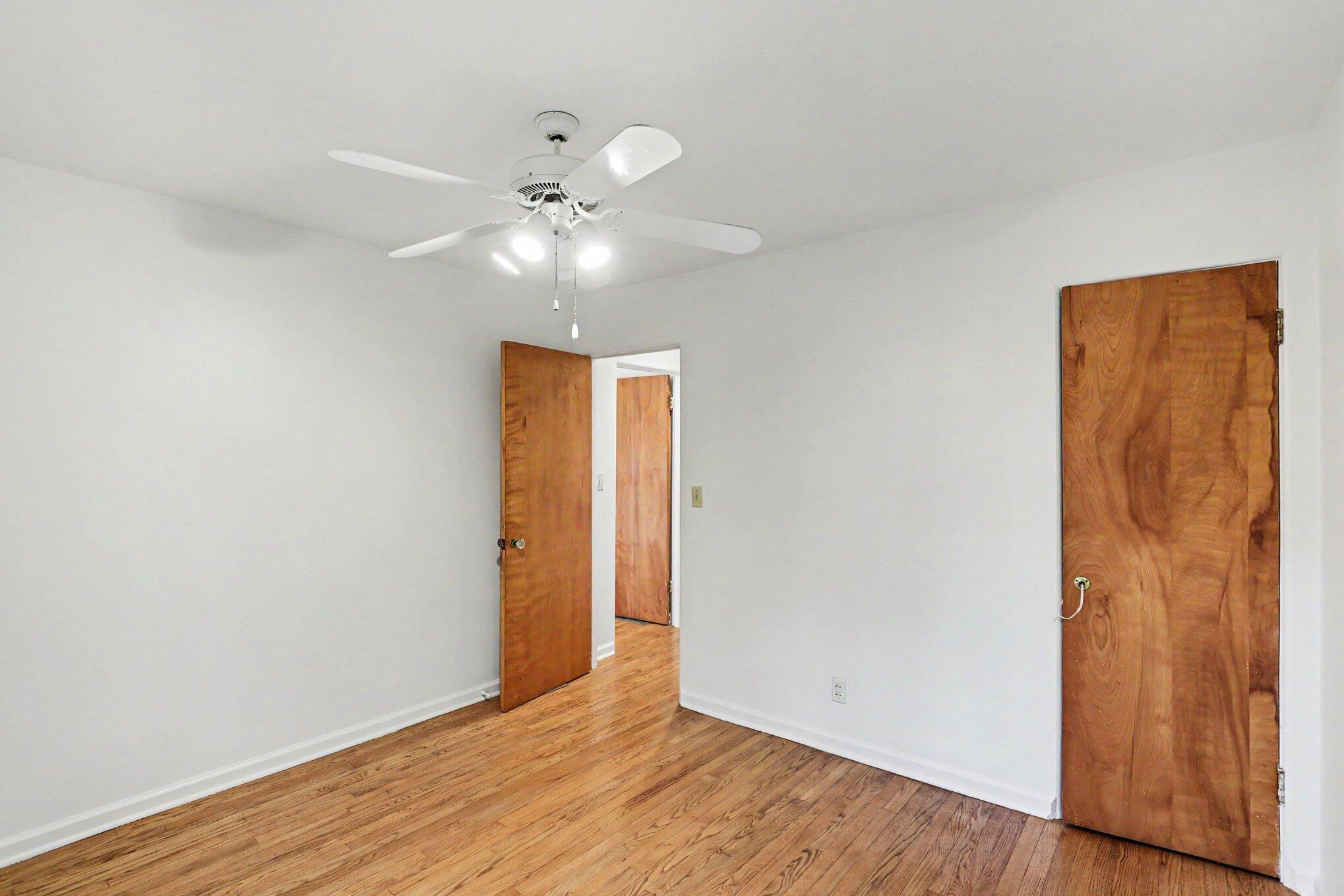 6458 Lakeshore Road Fort Gratiot, MI 48059 - Photo 16 of 36 013_file_9203