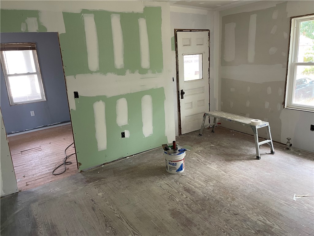 79 Thomas Street Woonsocket, RI 02895 - Photo 20 of 23 Gallery Image 20