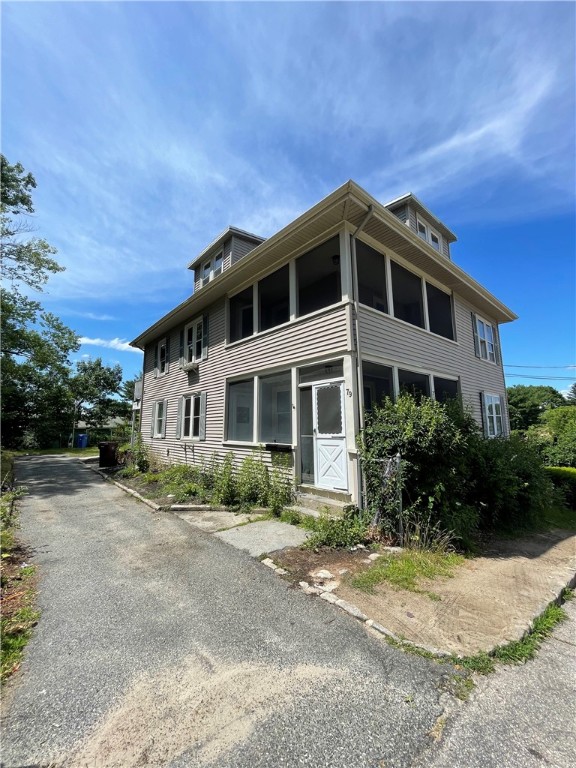 79 Thomas Street Woonsocket, RI 02895 - Photo 3 of 23 Gallery Image 3