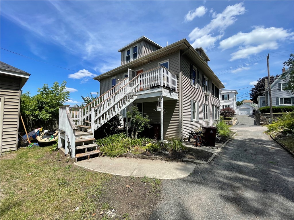 79 Thomas Street Woonsocket, RI 02895 - Photo 4 of 23 Gallery Image 4
