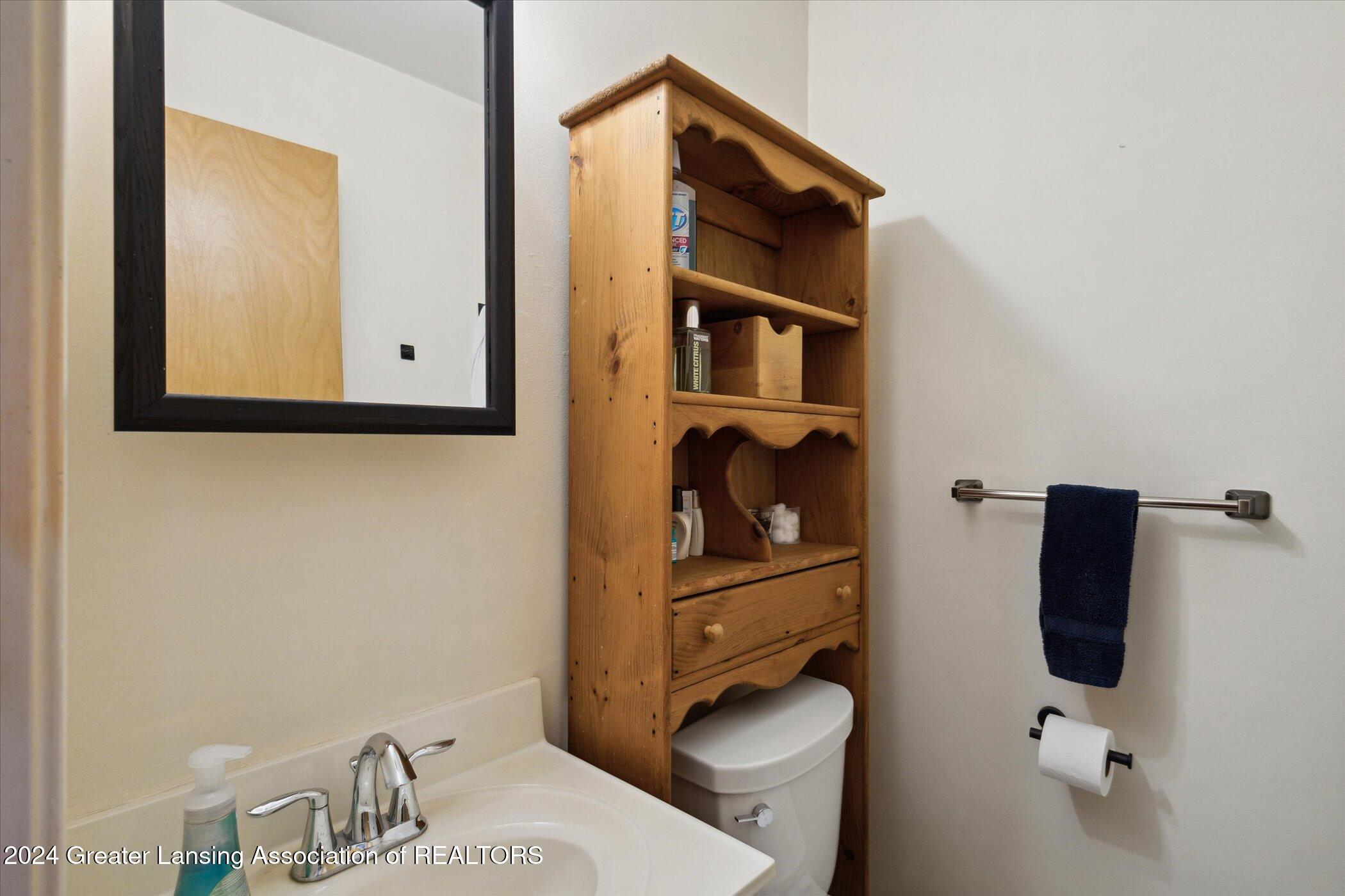 2510 Westbury Road Lansing, MI 48906 - Photo 27 of 39 1000013053