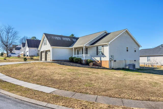 $355,900 | 401 Bluff View Drive, Ringgold, GA 30736