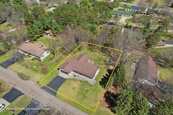 $365,000 | 630 Bobs Drive, Plover, WI 54467
