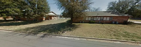 $615 | 137 Shirley Courts, Breckenridge, TX 76424
