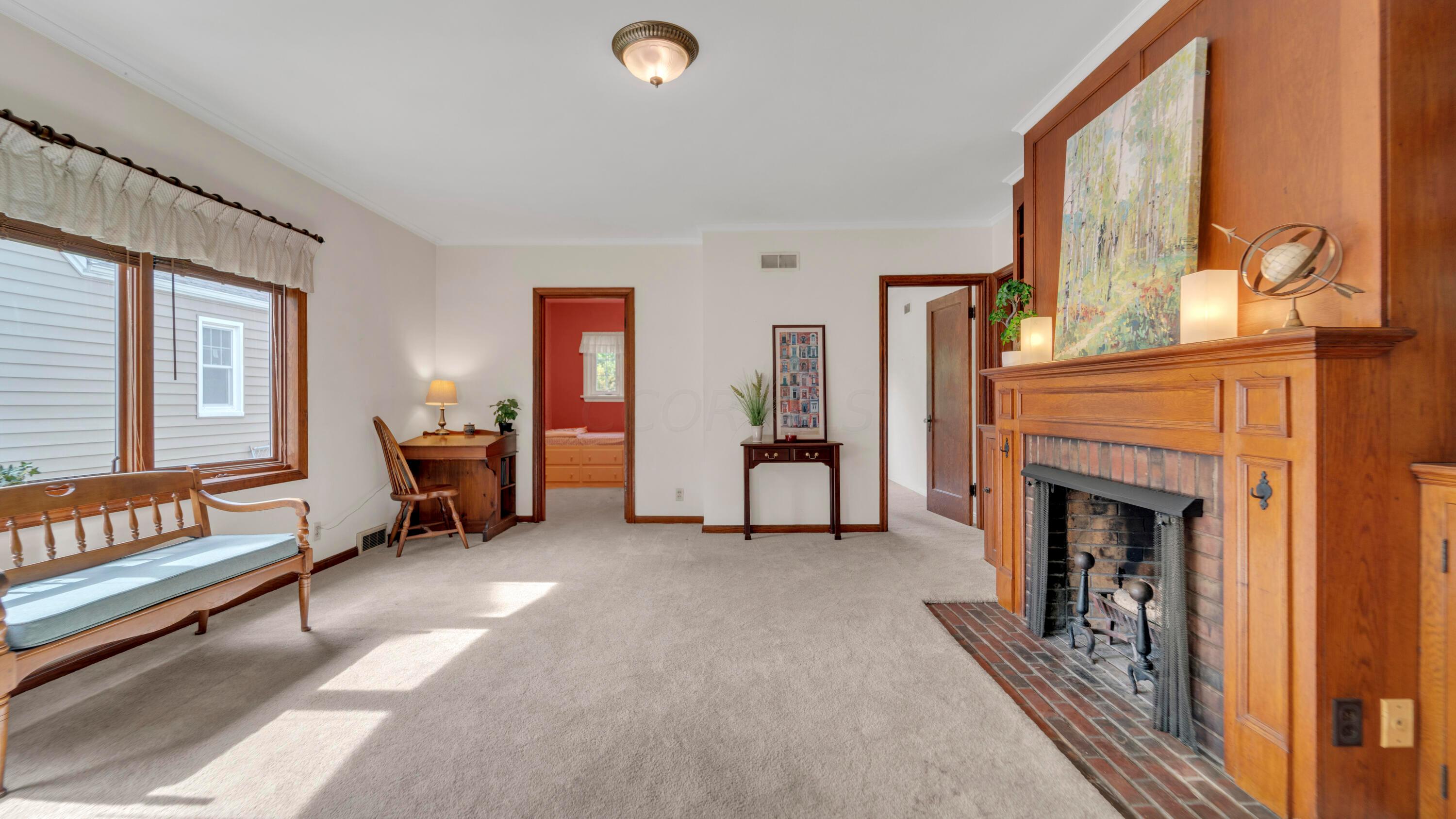261 Wetmore Road Columbus, OH 43214 - Photo 6 of 38 Living Room 2