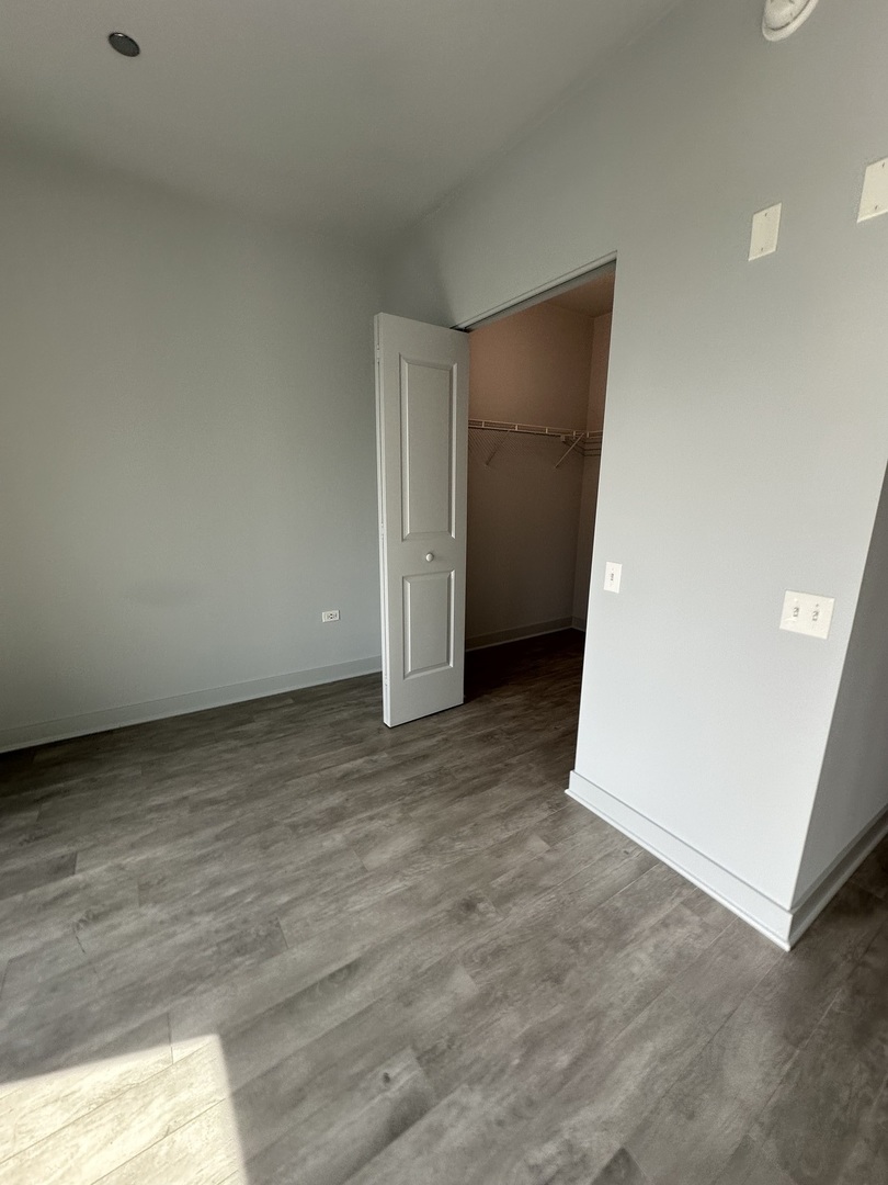 1025 West Addison Street, Unit 706 Chicago, IL 60613 - Photo 13 of 25 a view of an empty room