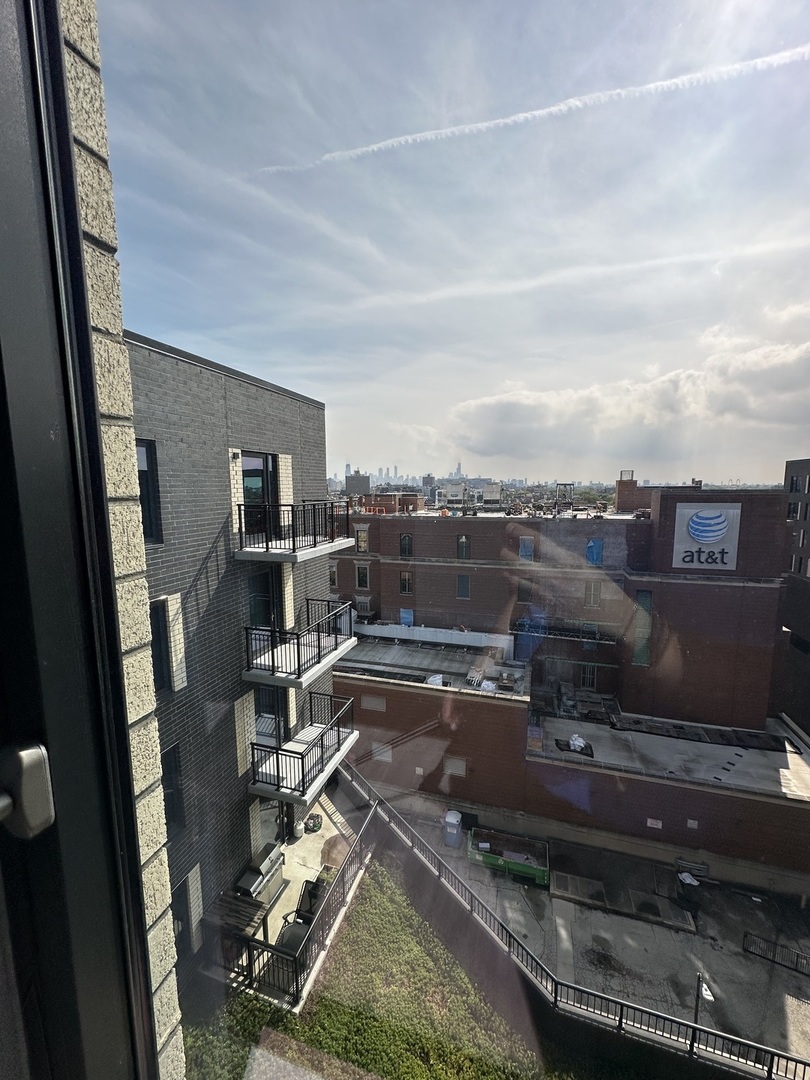 1025 West Addison Street, Unit 706 Chicago, IL 60613 - Photo 8 of 25