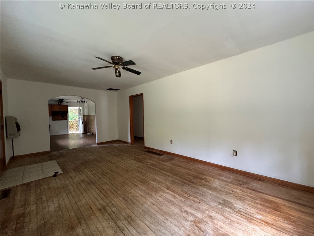 4586 Highway 34 Winfield, WV 25213 - Photo 10 of 45 Gallery Image 10