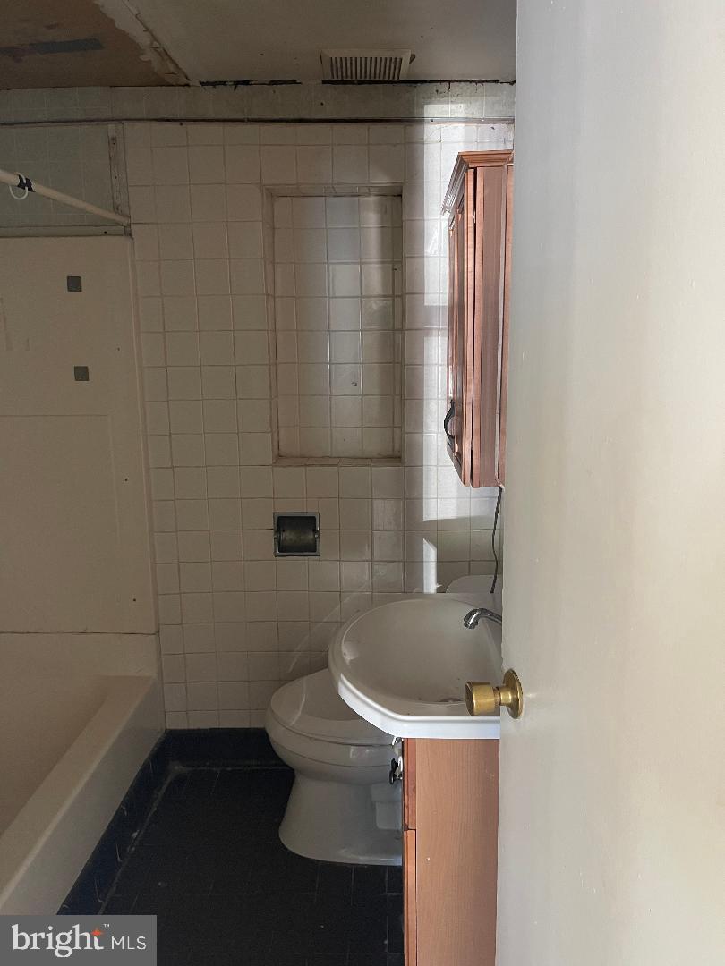 403 Cedar Hill Road Brooklyn, MD 21225 - Photo 10 of 13