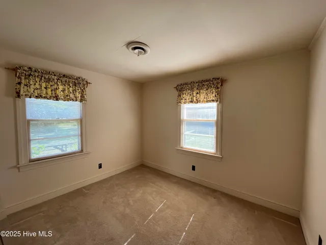 $1,395 | 3205 Bridges Street, Morehead City, NC 28557