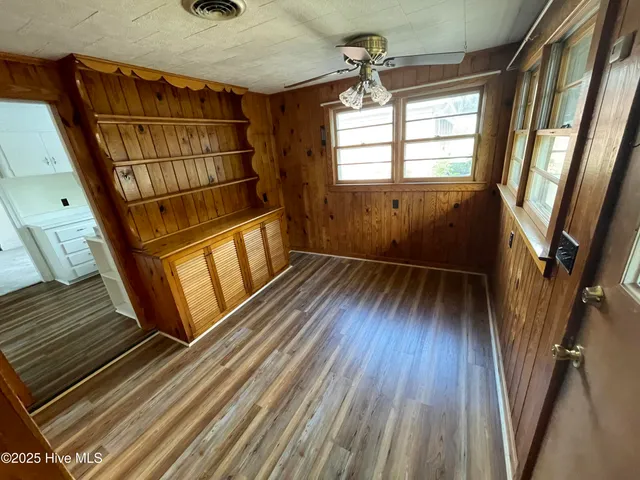 $1,395 | 3205 Bridges Street, Morehead City, NC 28557