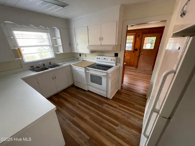 $1,395 | 3205 Bridges Street, Morehead City, NC 28557