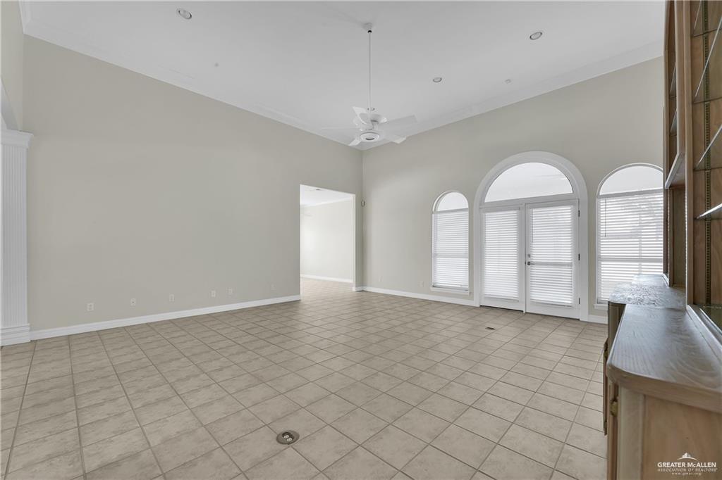 321 Condor Avenue McAllen, TX 78504 - Photo 10 of 25 a view of an empty room with a window
