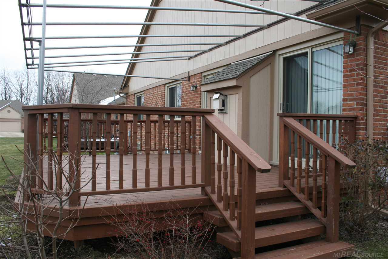 16969 Country Ridge Lane Macomb, MI 48044 - Photo 37 of 38 31275306-36.JPG