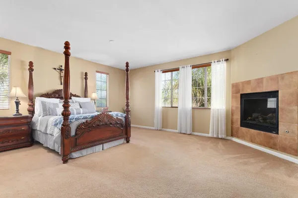 a view of a workspace with furniture and a livingroom
