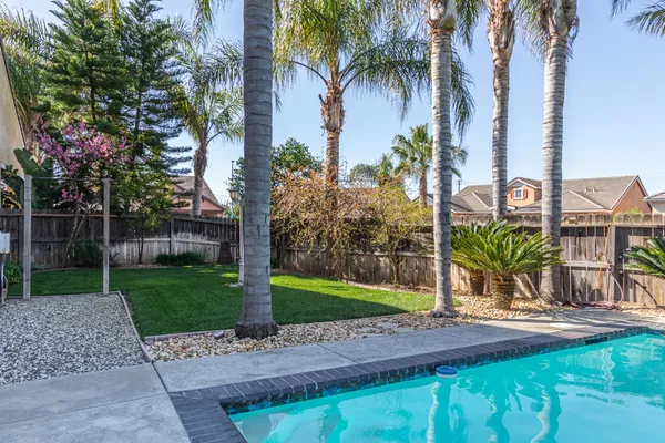 $725,000 | 751 Banff Drive, Newman, CA 95360