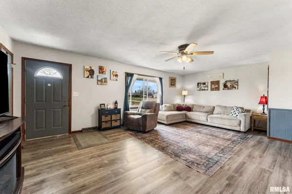 $219,000 | 43 280th Street, Alexis, IL 61412