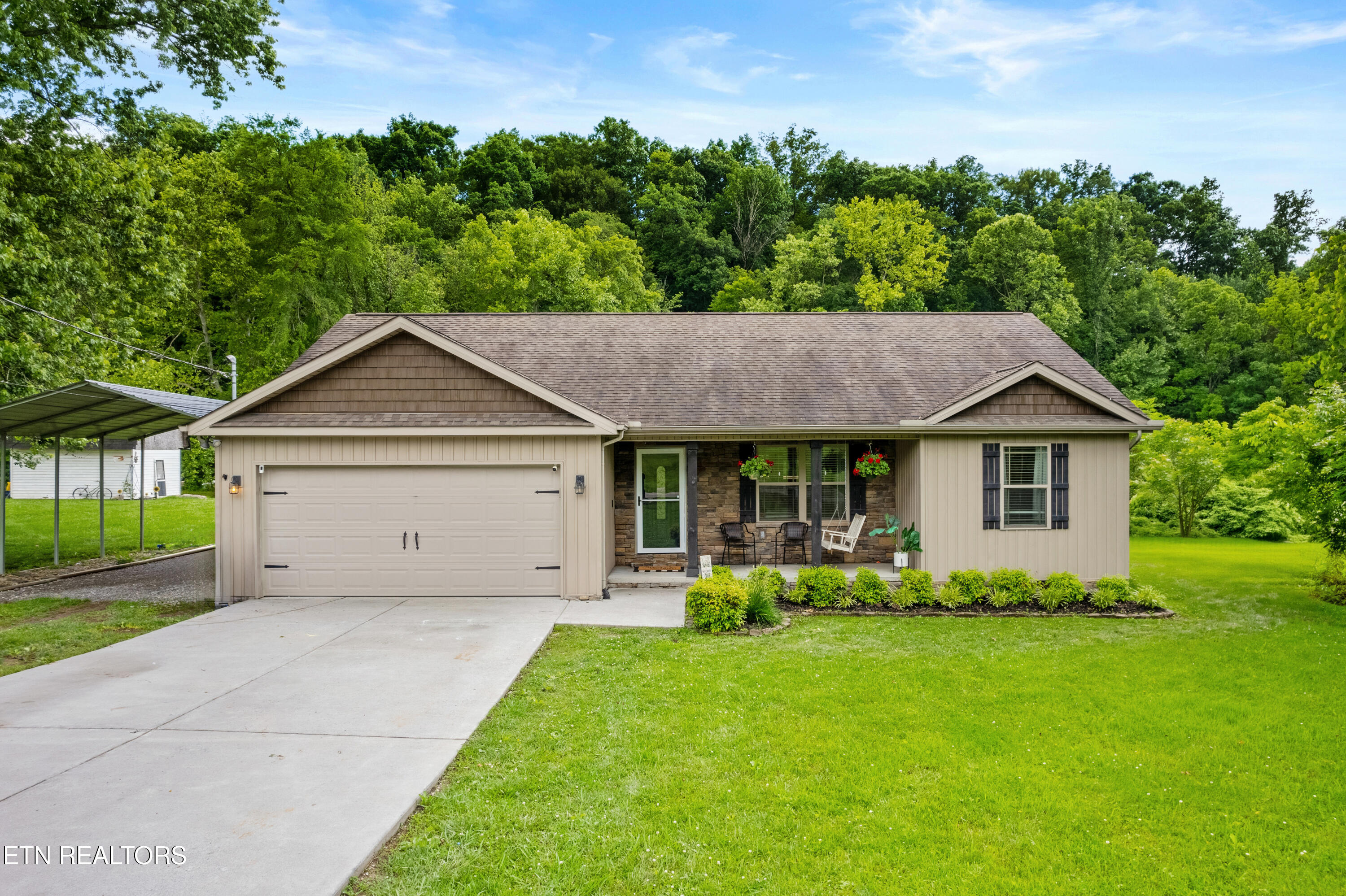 3167 West Wolf Valley Road Clinton, TN 37716 - Photo 1 of 41 Exterior