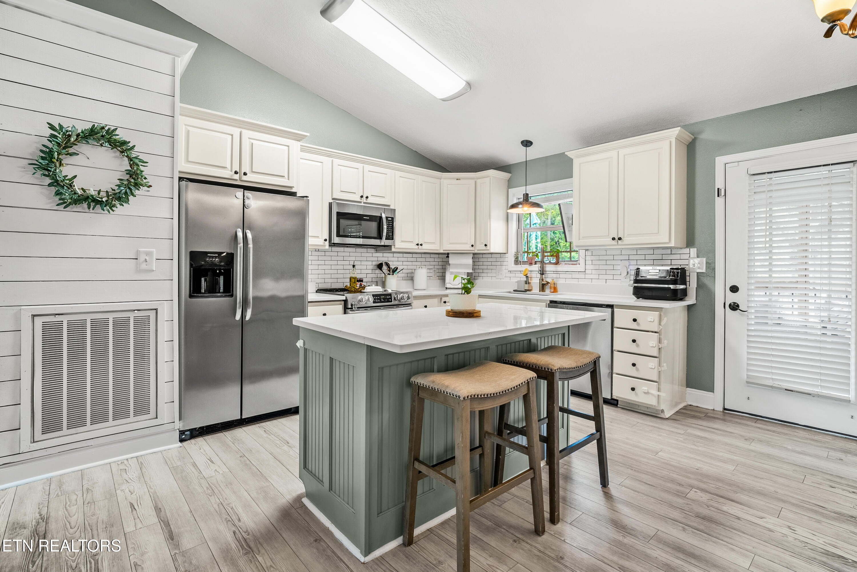 3167 West Wolf Valley Road Clinton, TN 37716 - Photo 11 of 41 Kitchen