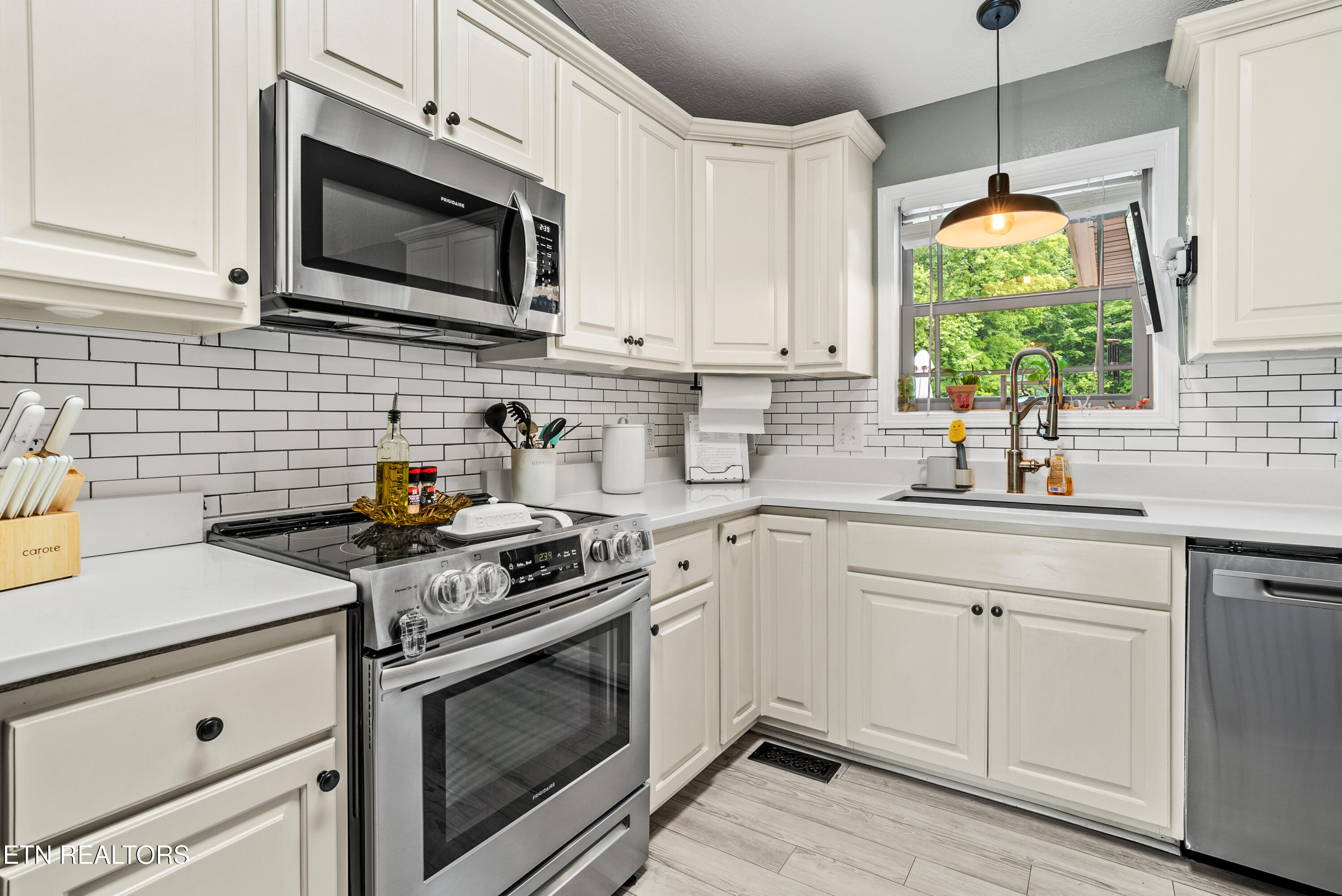 3167 West Wolf Valley Road Clinton, TN 37716 - Photo 13 of 41 Kitchen