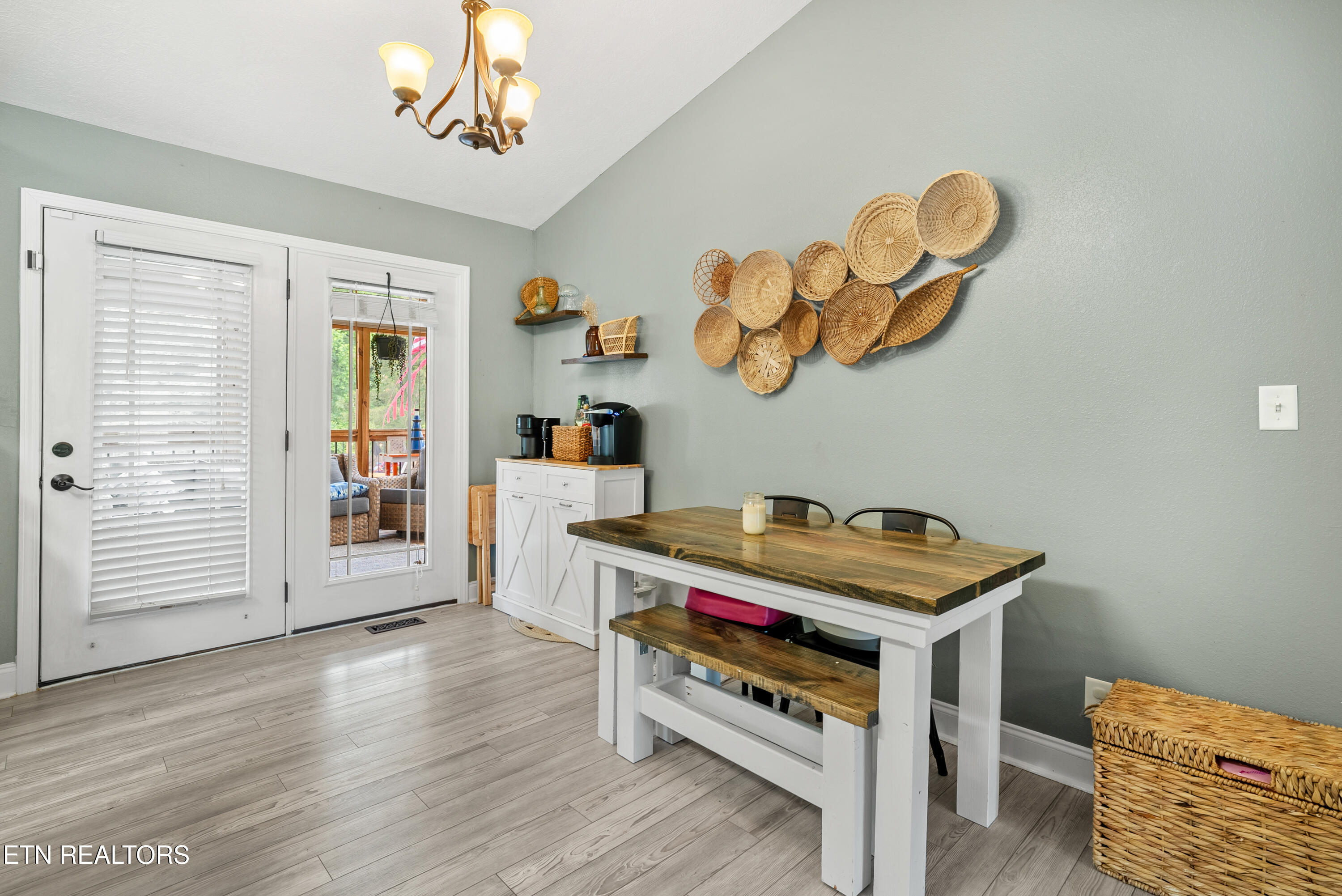3167 West Wolf Valley Road Clinton, TN 37716 - Photo 15 of 41 Breakfast Area