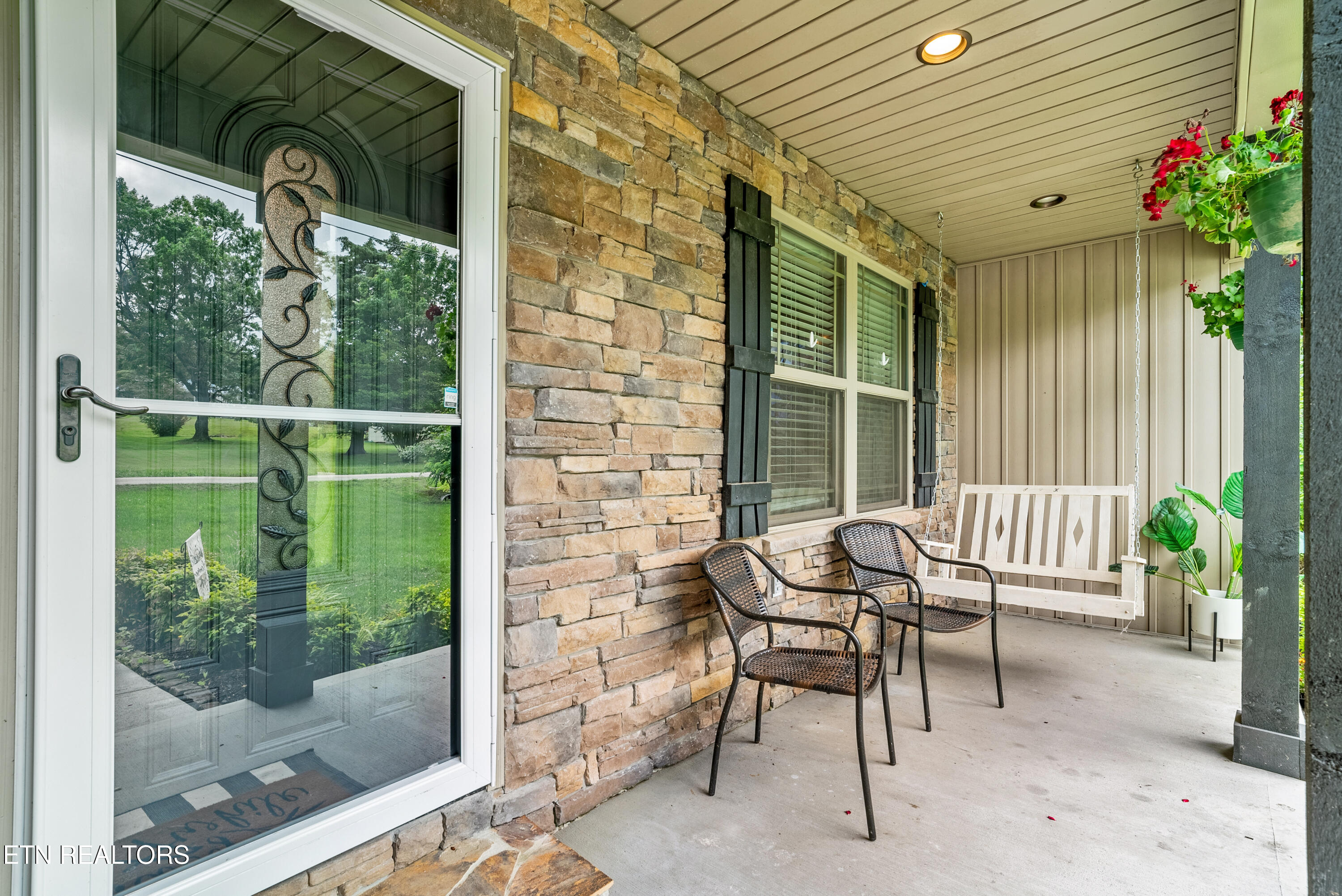 3167 West Wolf Valley Road Clinton, TN 37716 - Photo 5 of 41 Front Porch