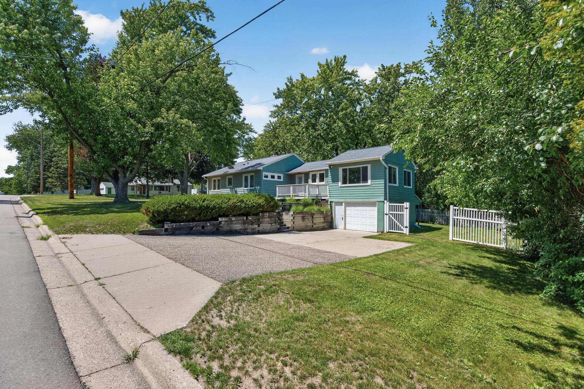 4320 Culver Road Golden Valley, MN 55422 - Photo 2 of 38