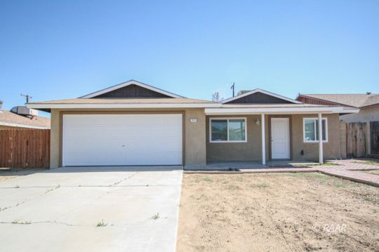 1401 West Mariposa Avenue Ridgecrest, CA 93555 - Photo 1 of 23 Gallery Image 1