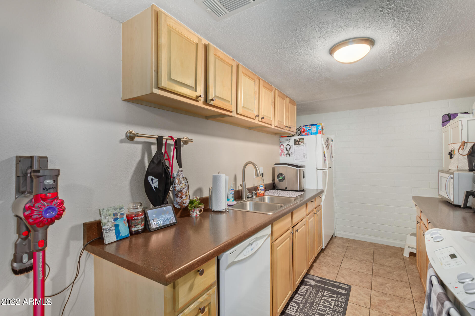 5418 West Hearn Road Glendale, AZ 85306 - Photo 8 of 14 11-Hearn