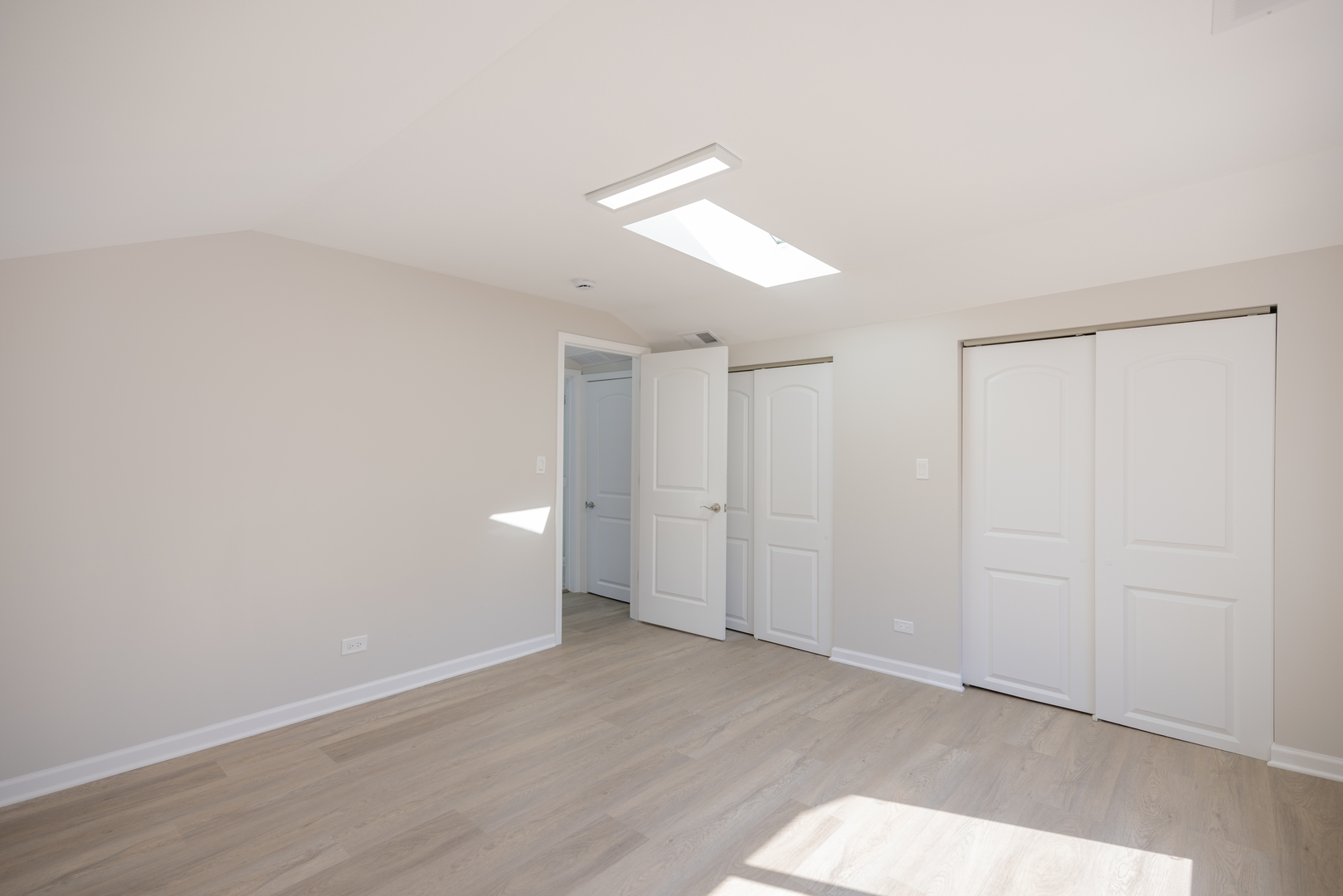 7437 South Merrill Avenue Chicago, IL 60649 - Photo 11 of 29