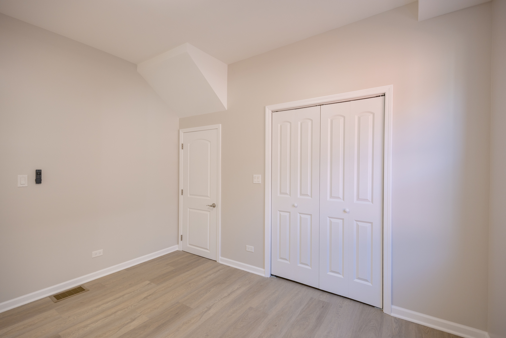 7437 South Merrill Avenue Chicago, IL 60649 - Photo 15 of 29