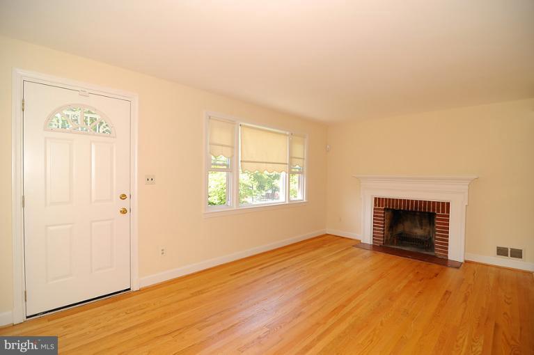 2901 Plyers Mill Road Silver Spring, MD 20902 - Photo 24 of 24 Living Room