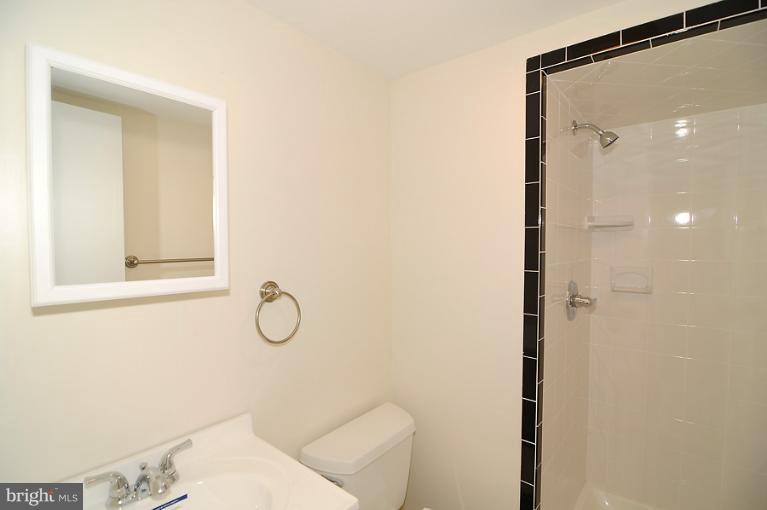 2901 Plyers Mill Road Silver Spring, MD 20902 - Photo 5 of 24 Bath