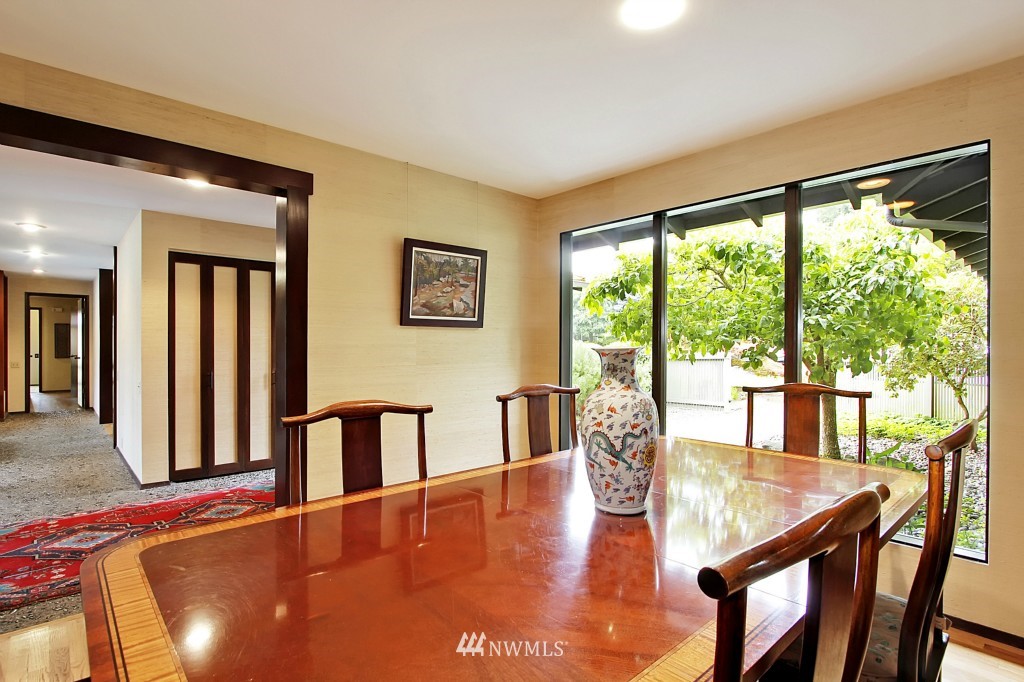 1615 85th Avenue Northeast Clyde Hill, WA 98004 - Photo 11 of 18