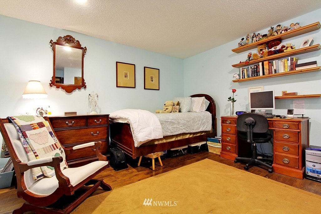 1615 85th Avenue Northeast Clyde Hill, WA 98004 - Photo 14 of 18