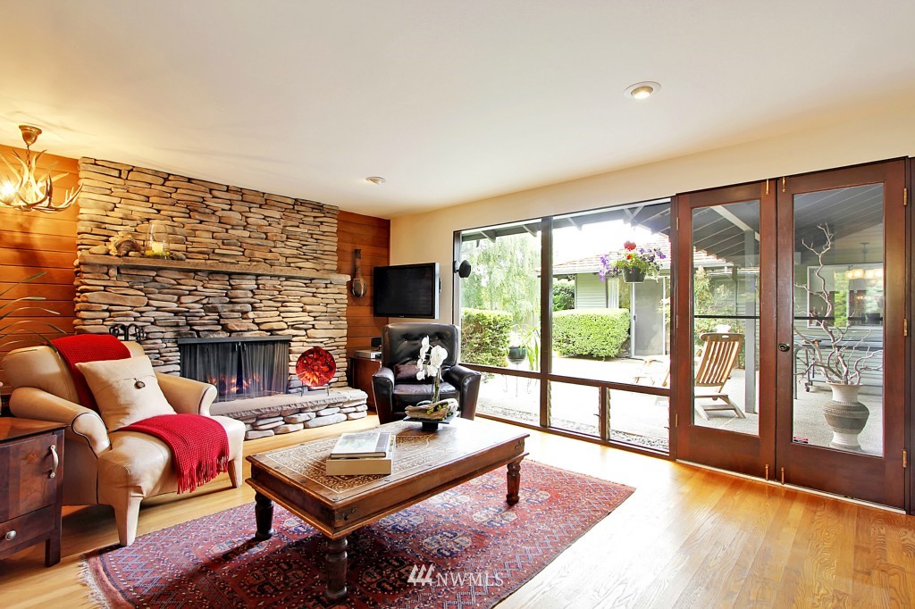 1615 85th Avenue Northeast Clyde Hill, WA 98004 - Photo 5 of 18