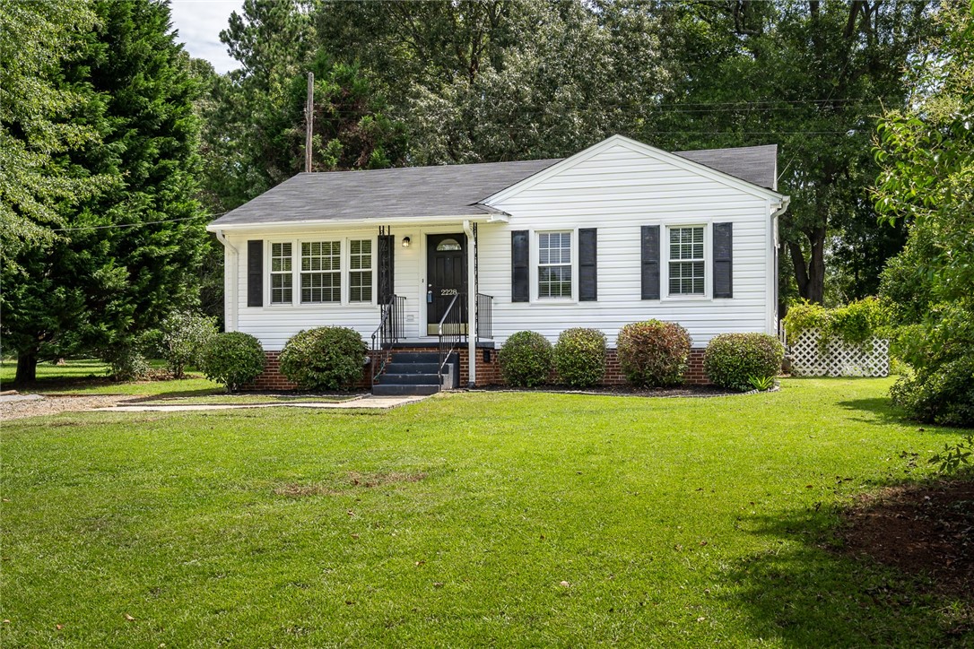 2228 Ridgewood Avenue Anderson, SC 29625 - Photo 3 of 24 Gallery Image 3