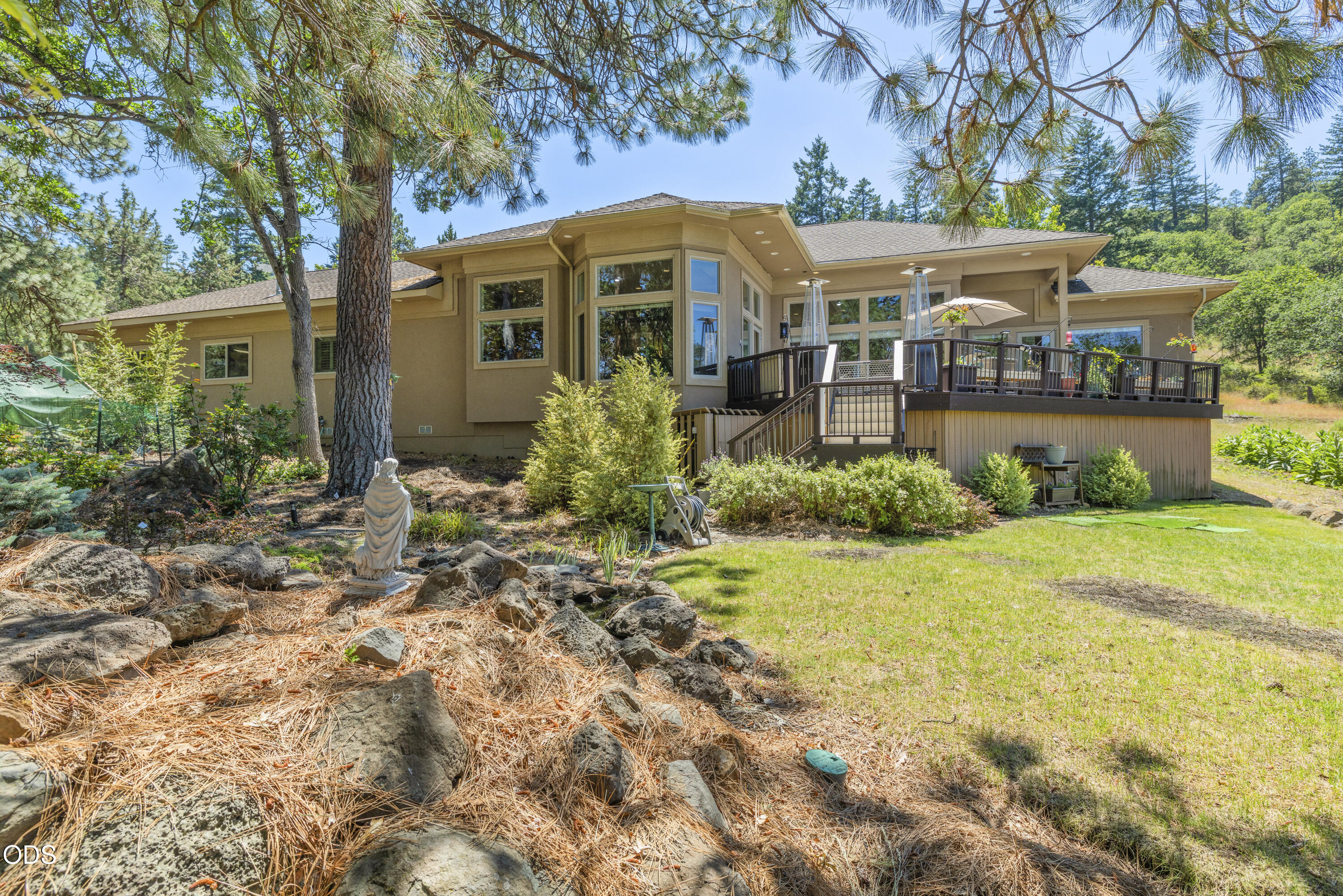 6749 Cooper's Hawk Road Klamath Falls, OR 97601 - Photo 14 of 60