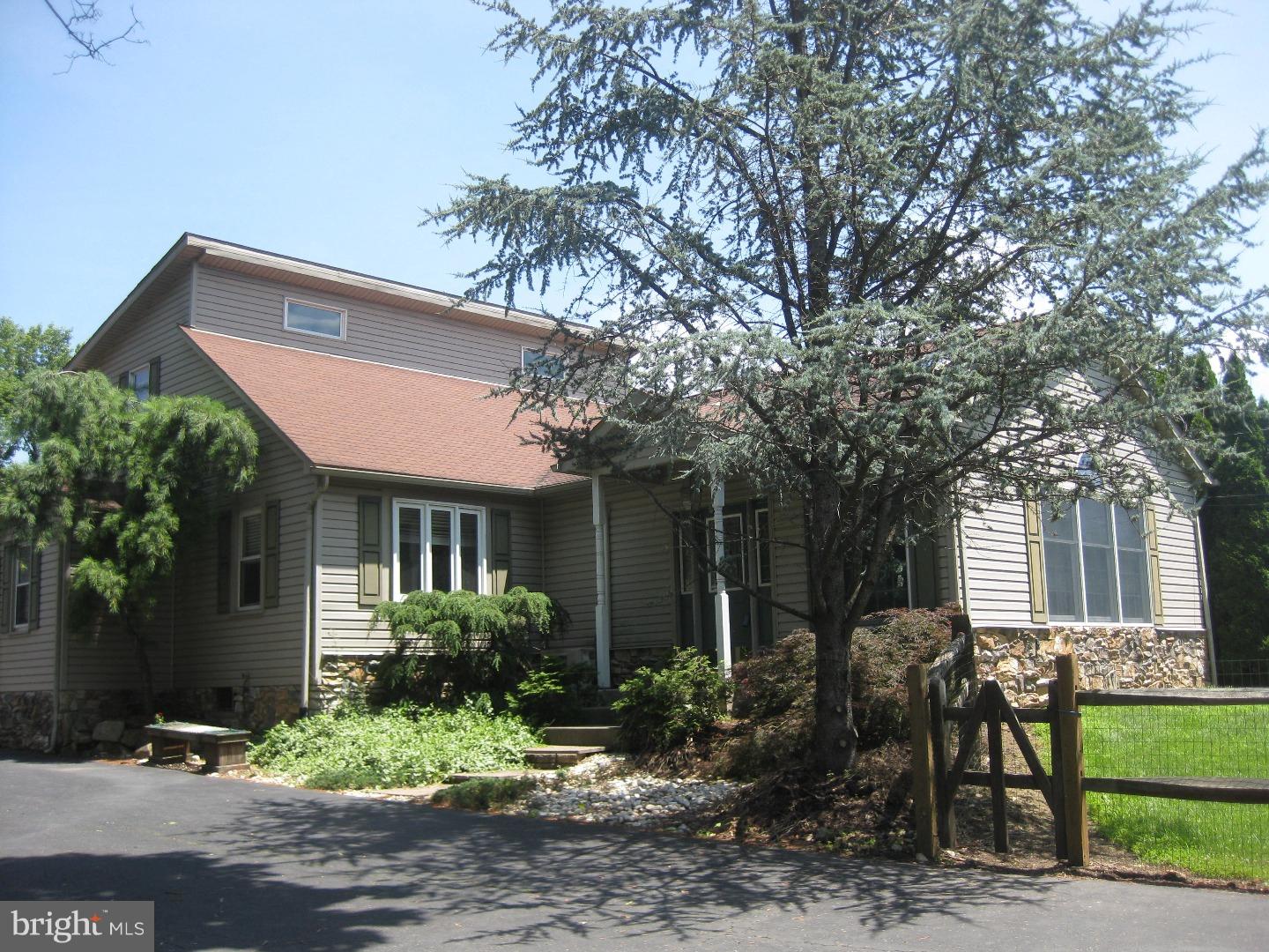 2601 Easton Road Hellertown, PA 18055 - Photo 1 of 25