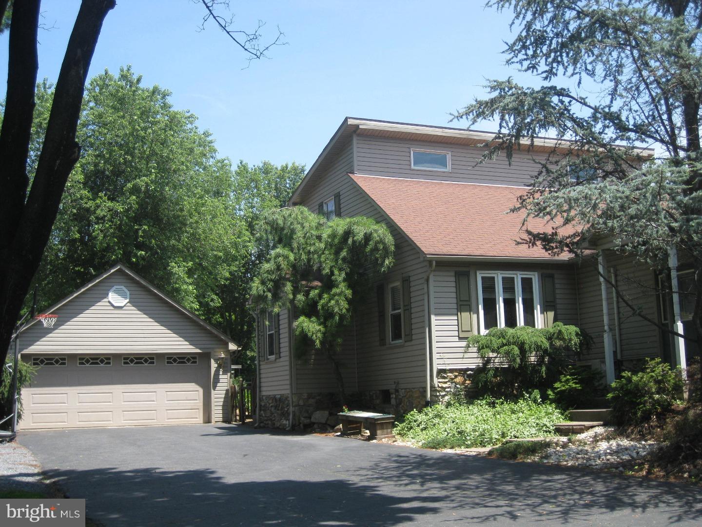 2601 Easton Road Hellertown, PA 18055 - Photo 2 of 25