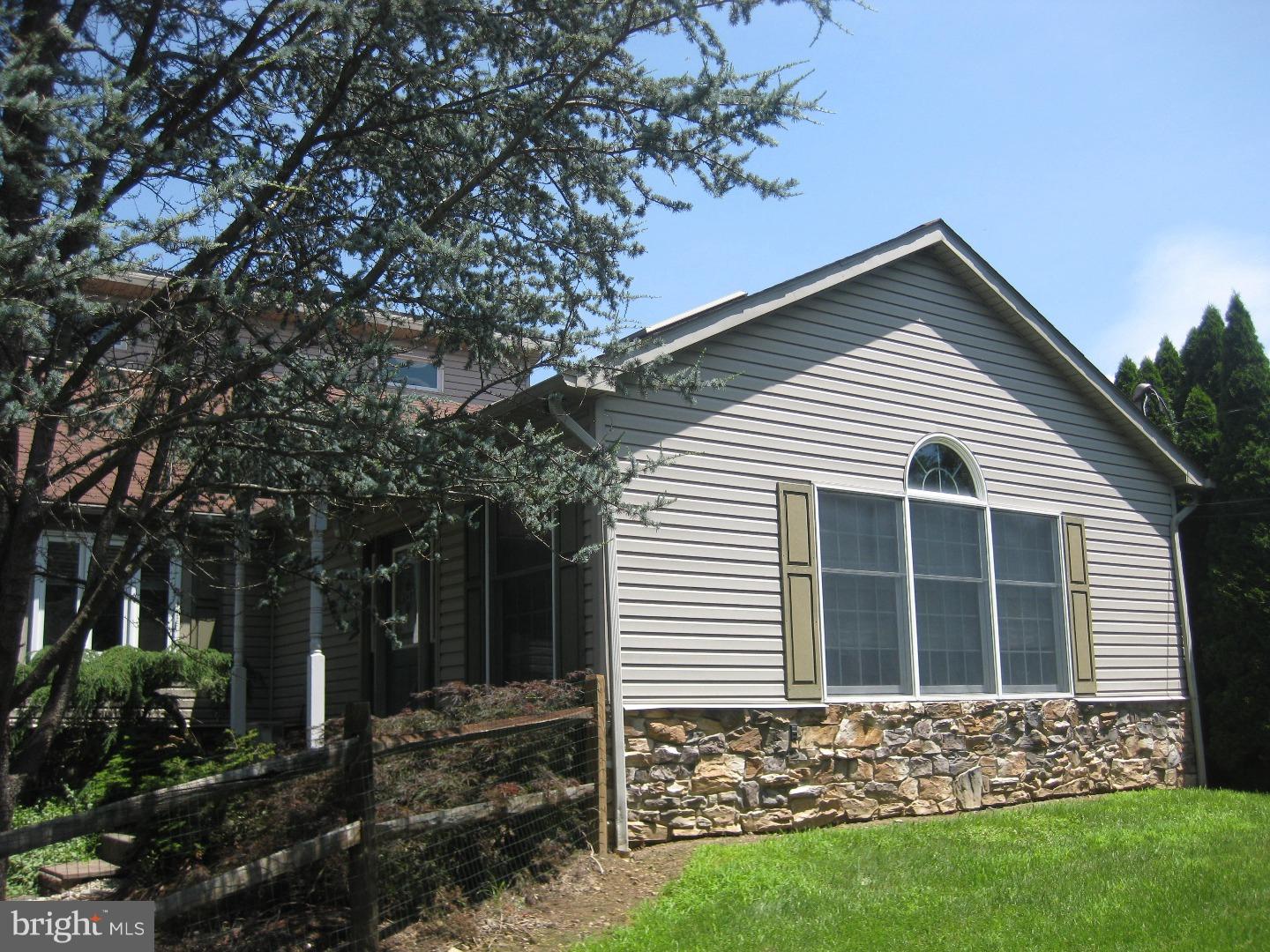 2601 Easton Road Hellertown, PA 18055 - Photo 3 of 25