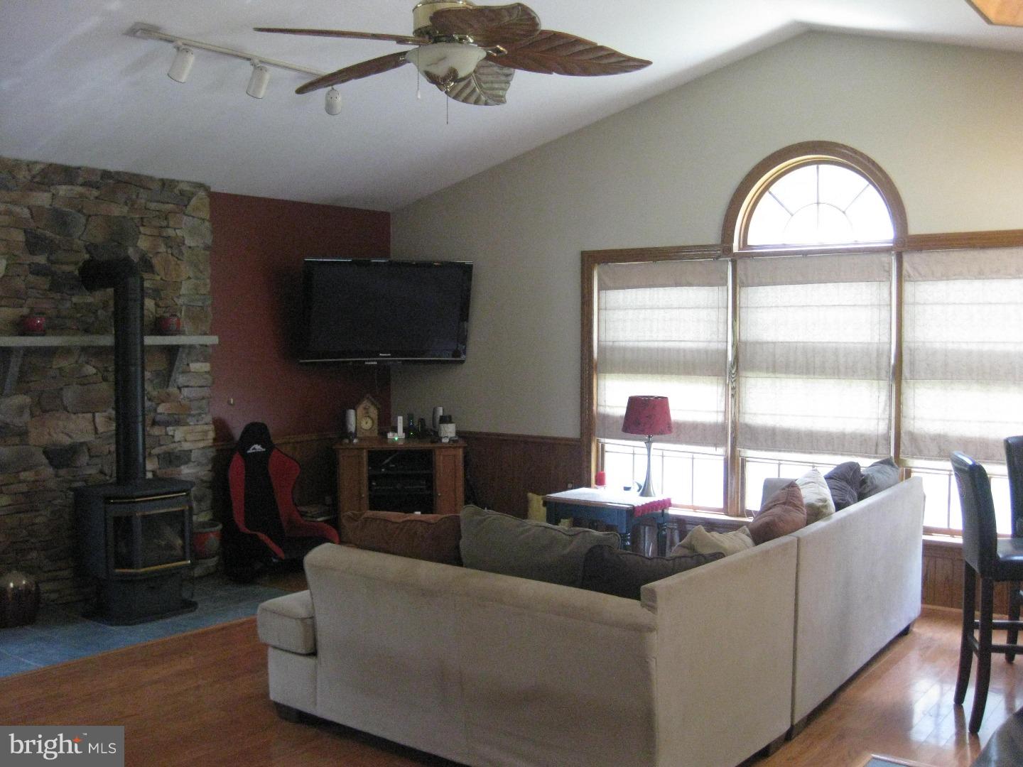 2601 Easton Road Hellertown, PA 18055 - Photo 4 of 25