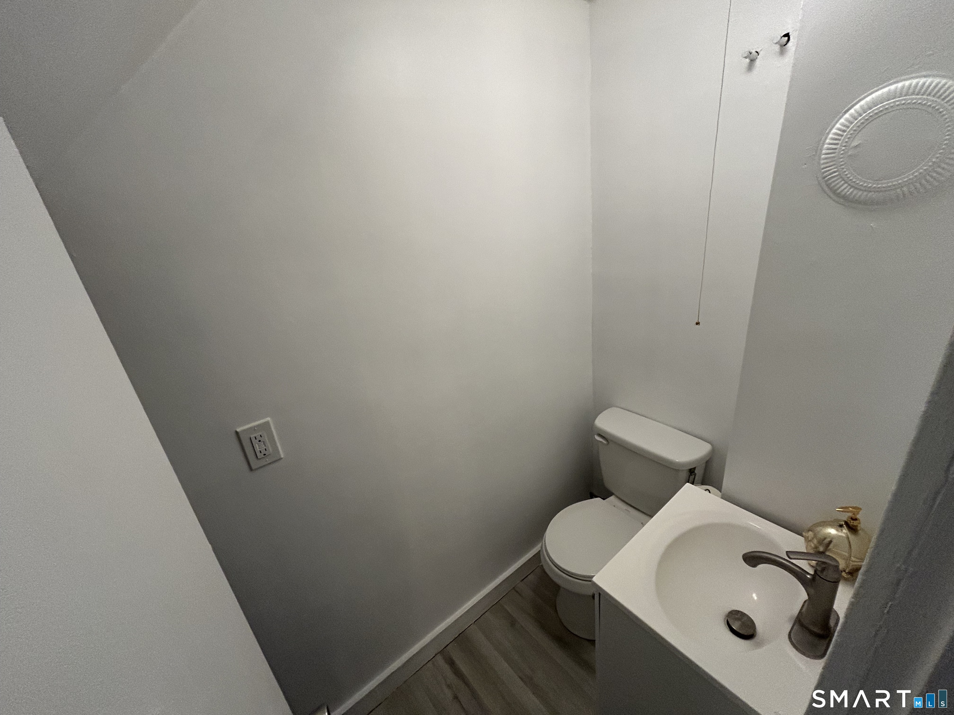 7 Rose Street Norwich, CT 06360 - Photo 15 of 37