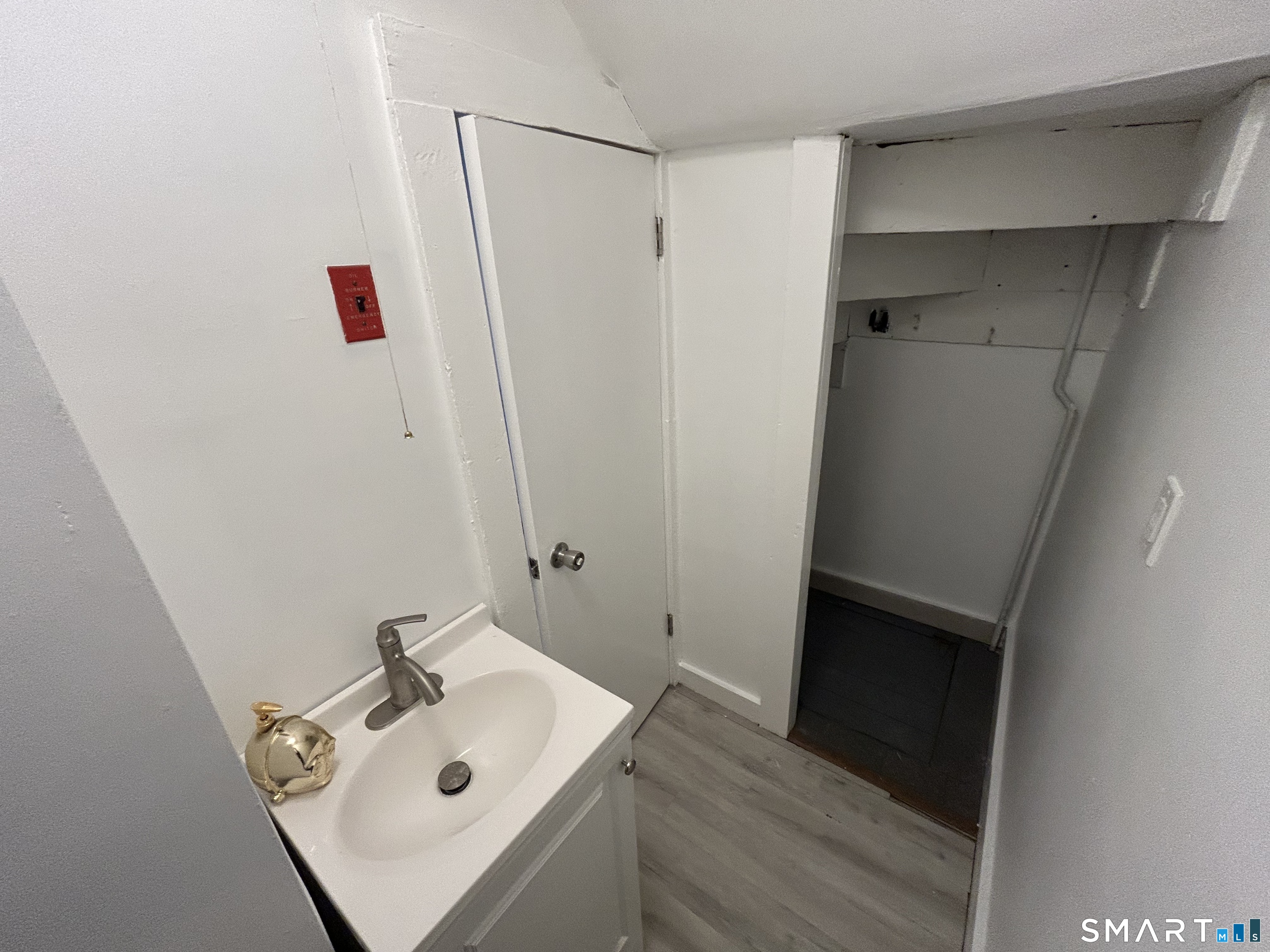 7 Rose Street Norwich, CT 06360 - Photo 16 of 37